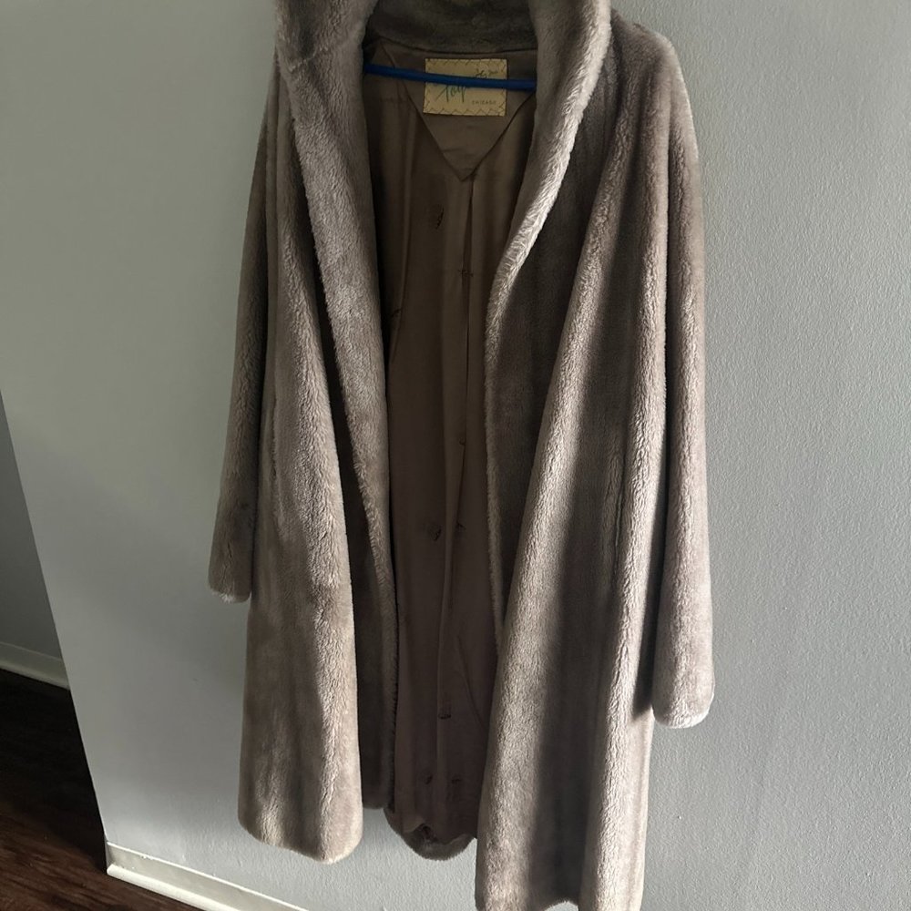 Foyers Inc Womens Fur Coat
